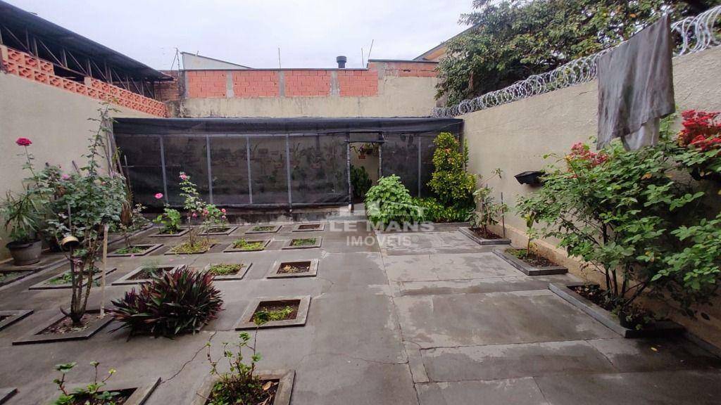 Casa à venda com 3 quartos, 96m² - Foto 14