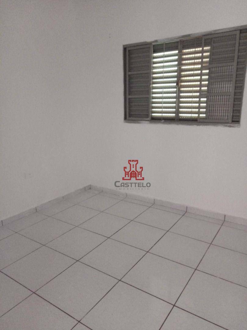 Casa à venda com 3 quartos, 70m² - Foto 10