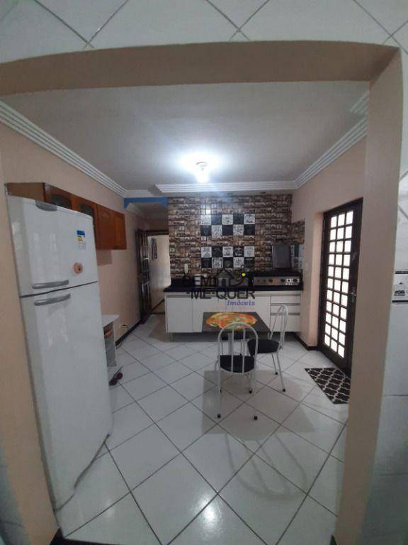 Sobrado à venda com 3 quartos, 200m² - Foto 11