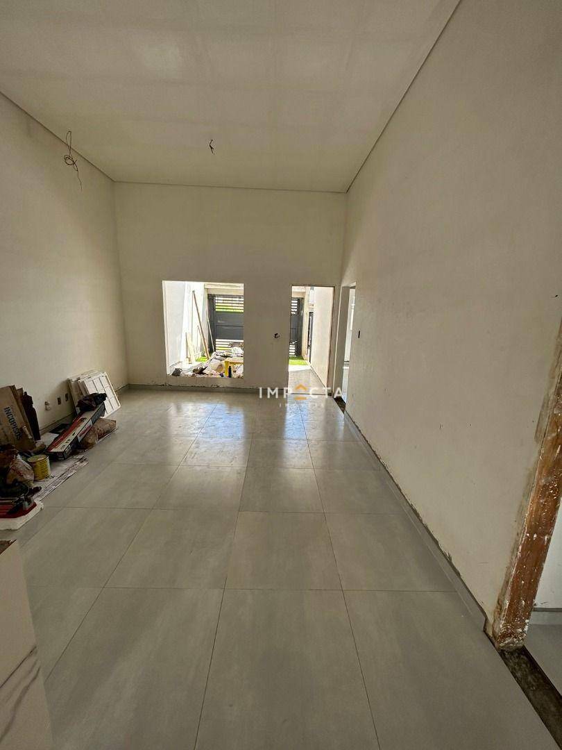 Casa de Condomínio à venda com 3 quartos, 126m² - Foto 2