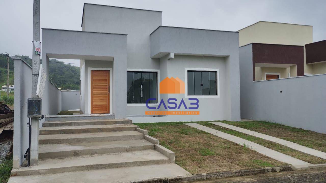 Casa à venda com 2 quartos, 70m² - Foto 1