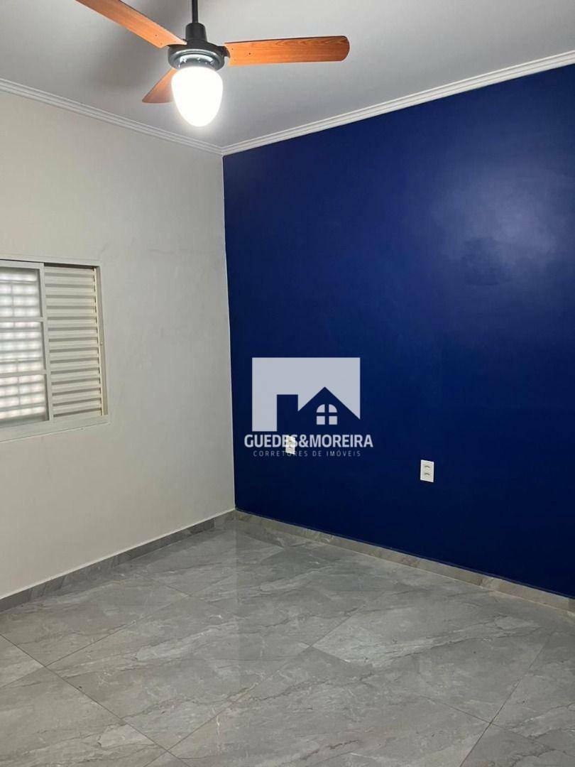 Casa à venda com 3 quartos, 180m² - Foto 4