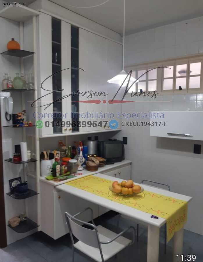 Casa à venda com 2 quartos, 180m² - Foto 2