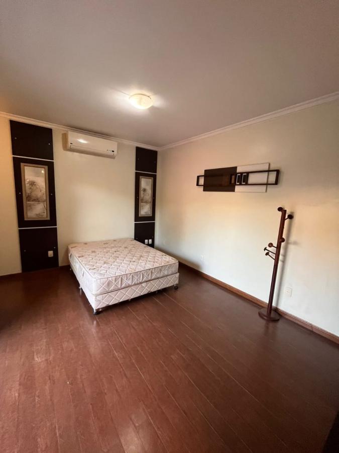 Casa de Condomínio para alugar com 6 quartos, 700m² - Foto 18