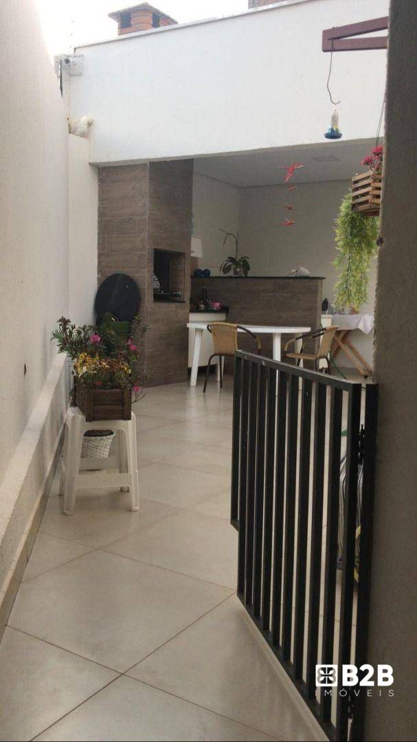 Casa à venda com 3 quartos, 152m² - Foto 4