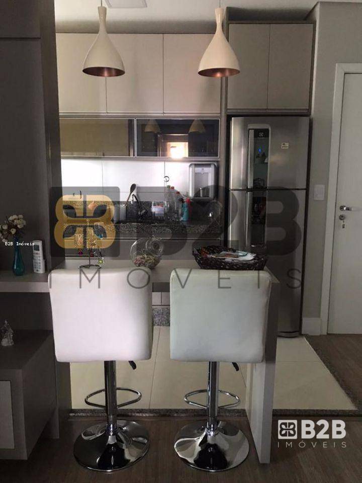 Apartamento à venda com 3 quartos, 81m² - Foto 4