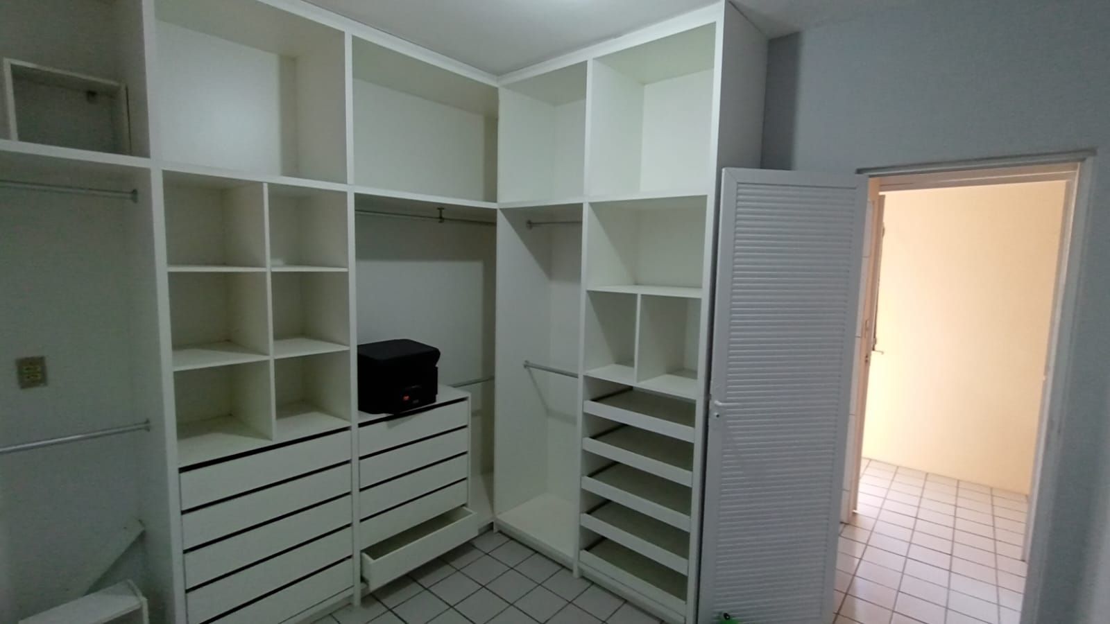 Casa à venda com 5 quartos, 164m² - Foto 9