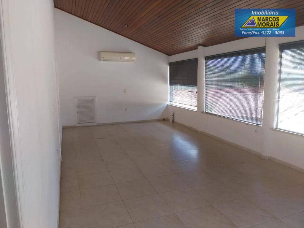 Casa de Condomínio para alugar com 3 quartos, 298m² - Foto 11