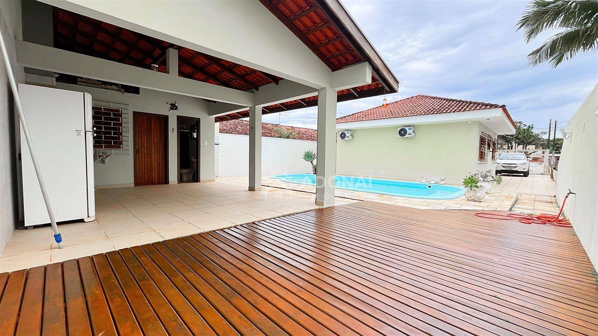 Casa à venda com 3 quartos, 114m² - Foto 1