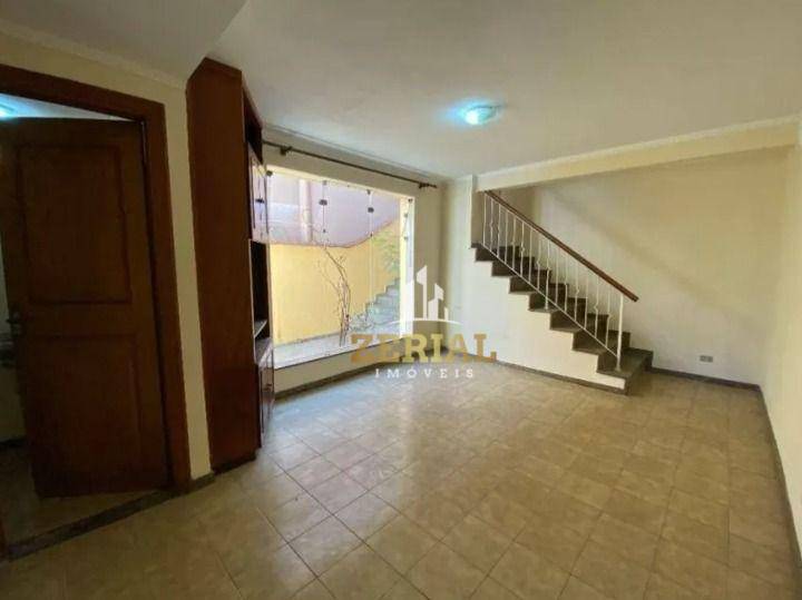 Sobrado à venda com 3 quartos, 235m² - Foto 1