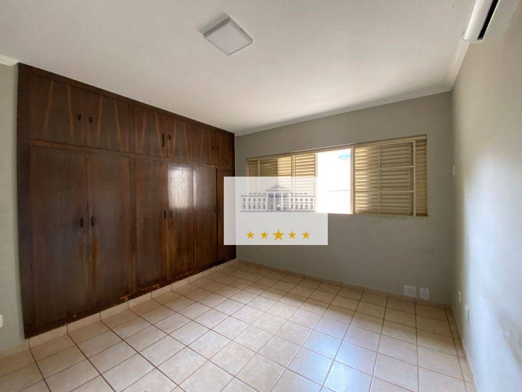 Casa para alugar com 3 quartos, 230m² - Foto 9