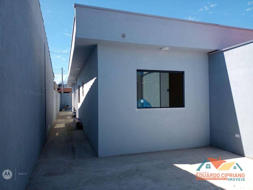 Casa à venda com 2 quartos, 64m² - Foto 3