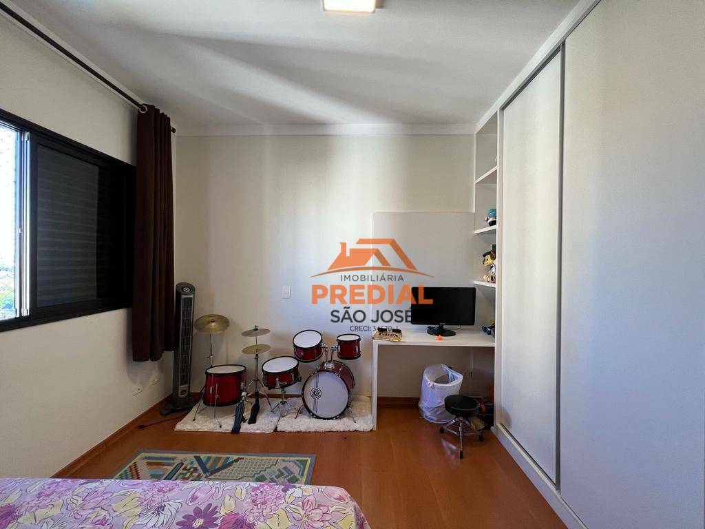 Apartamento à venda com 3 quartos, 157m² - Foto 11