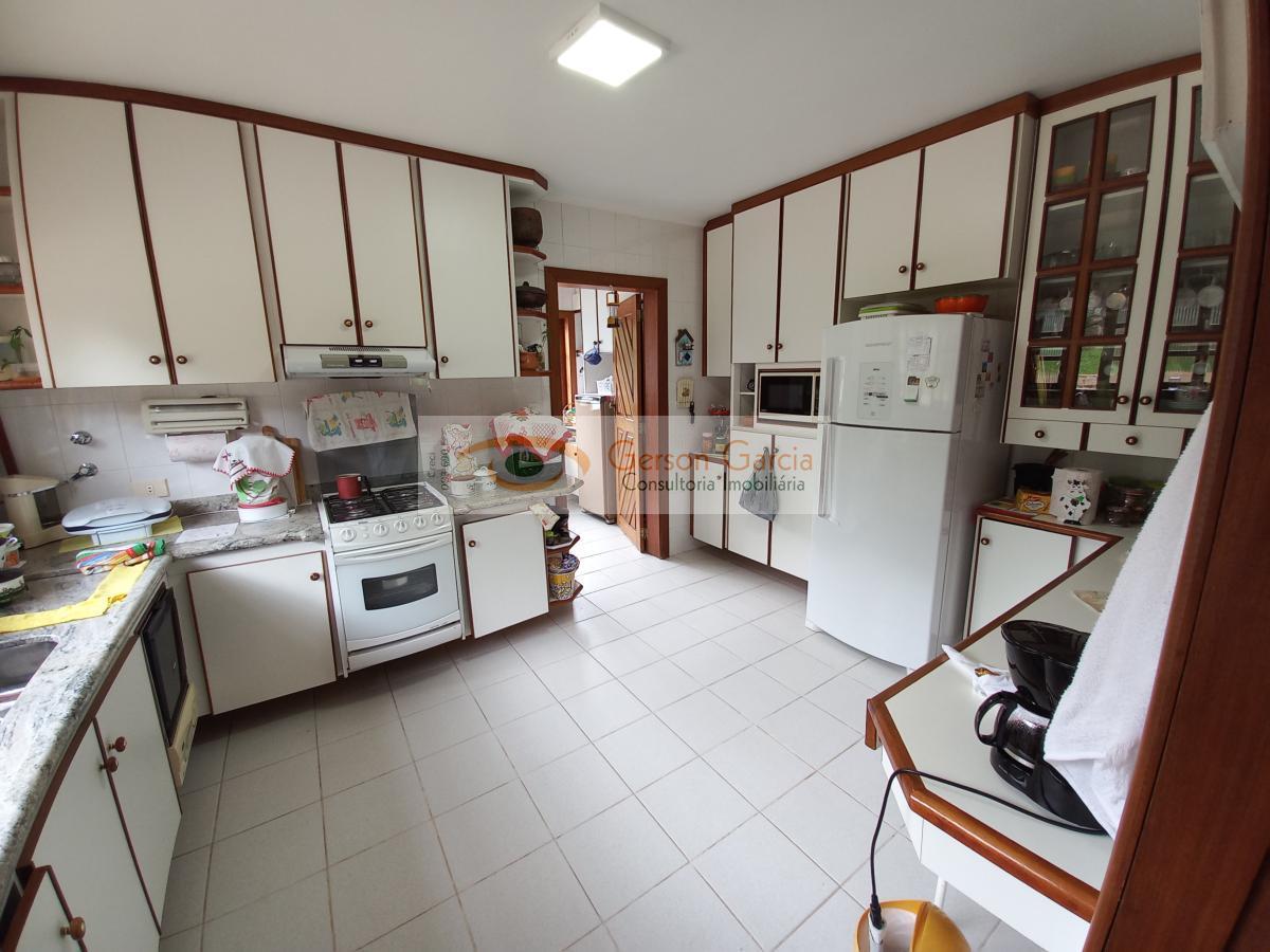 Casa à venda com 3 quartos, 450m² - Foto 3