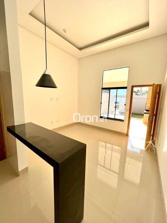 Casa à venda com 3 quartos, 100m² - Foto 1