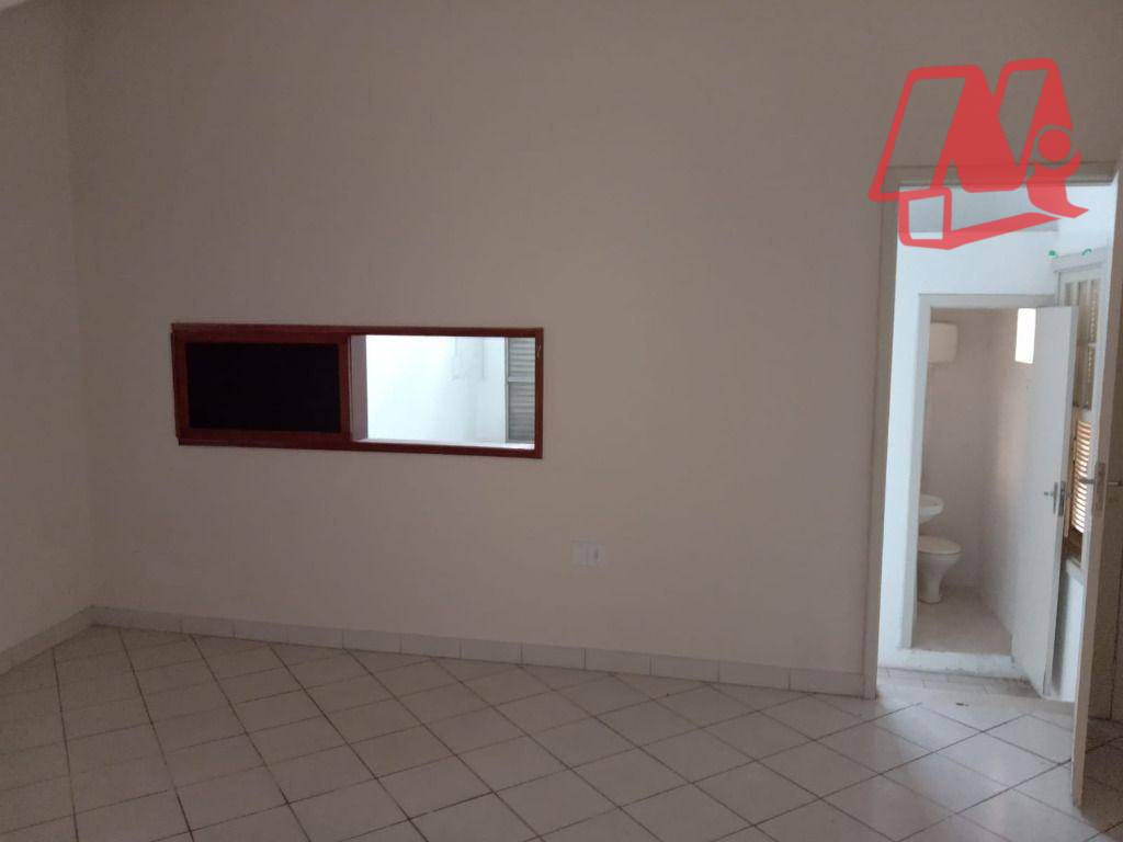 Casa à venda com 6 quartos, 200m² - Foto 10