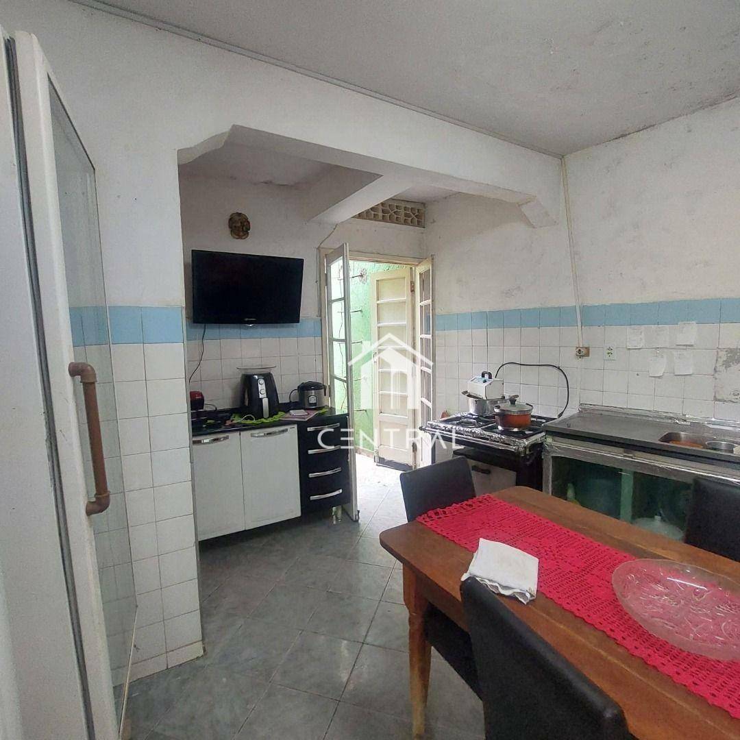 Casa à venda com 2 quartos, 100m² - Foto 13