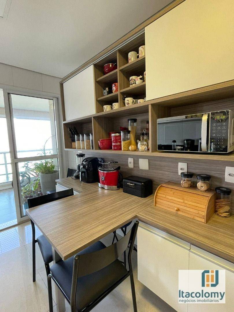 Apartamento à venda com 3 quartos, 202m² - Foto 4