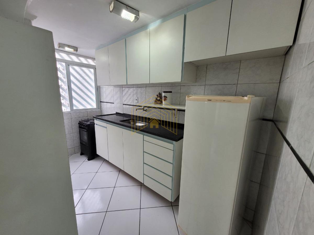 Apartamento à venda com 2 quartos, 70m² - Foto 18