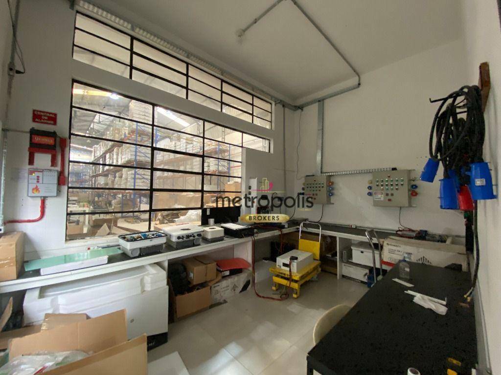 Depósito-Galpão-Armazém para alugar, 1700m² - Foto 23