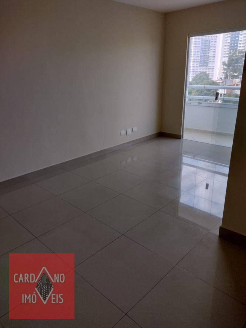 Apartamento para alugar com 3 quartos, 70m² - Foto 2