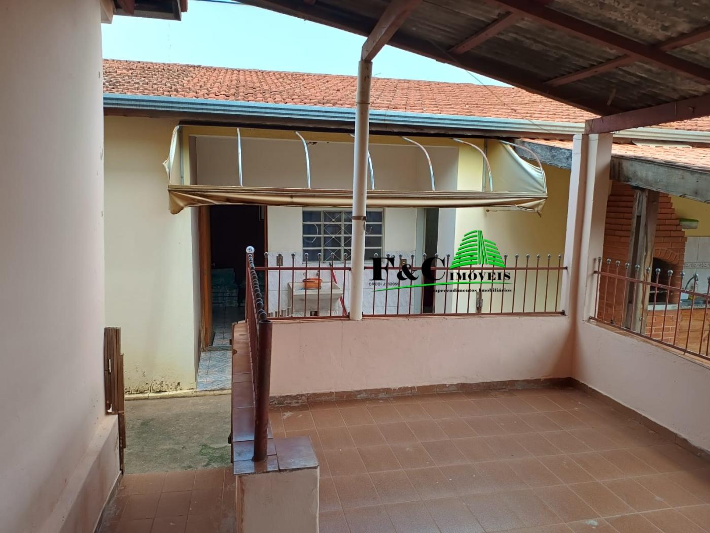 Casa à venda com 4 quartos, 378m² - Foto 2