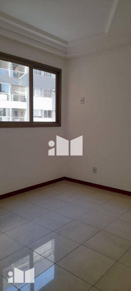 Apartamento à venda com 4 quartos, 141m² - Foto 8