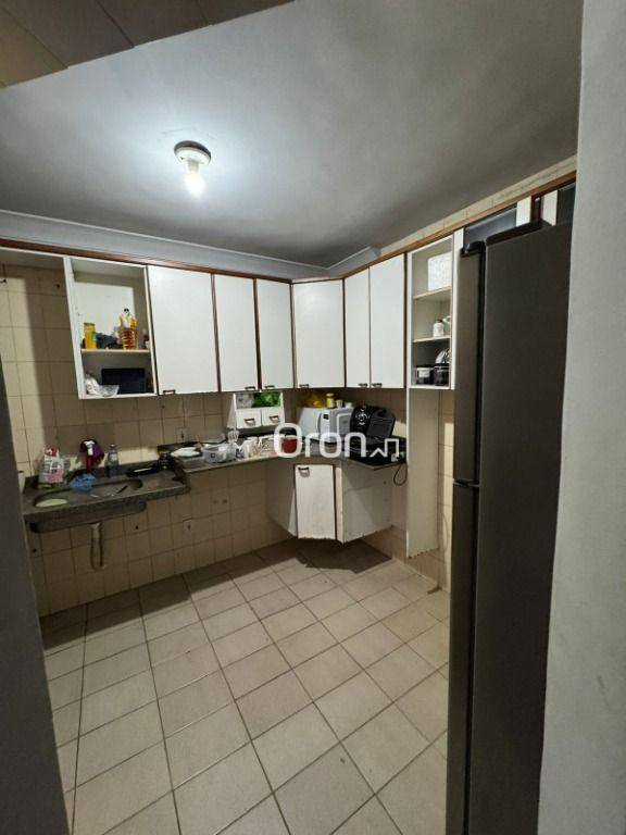 Apartamento à venda com 3 quartos, 77m² - Foto 2