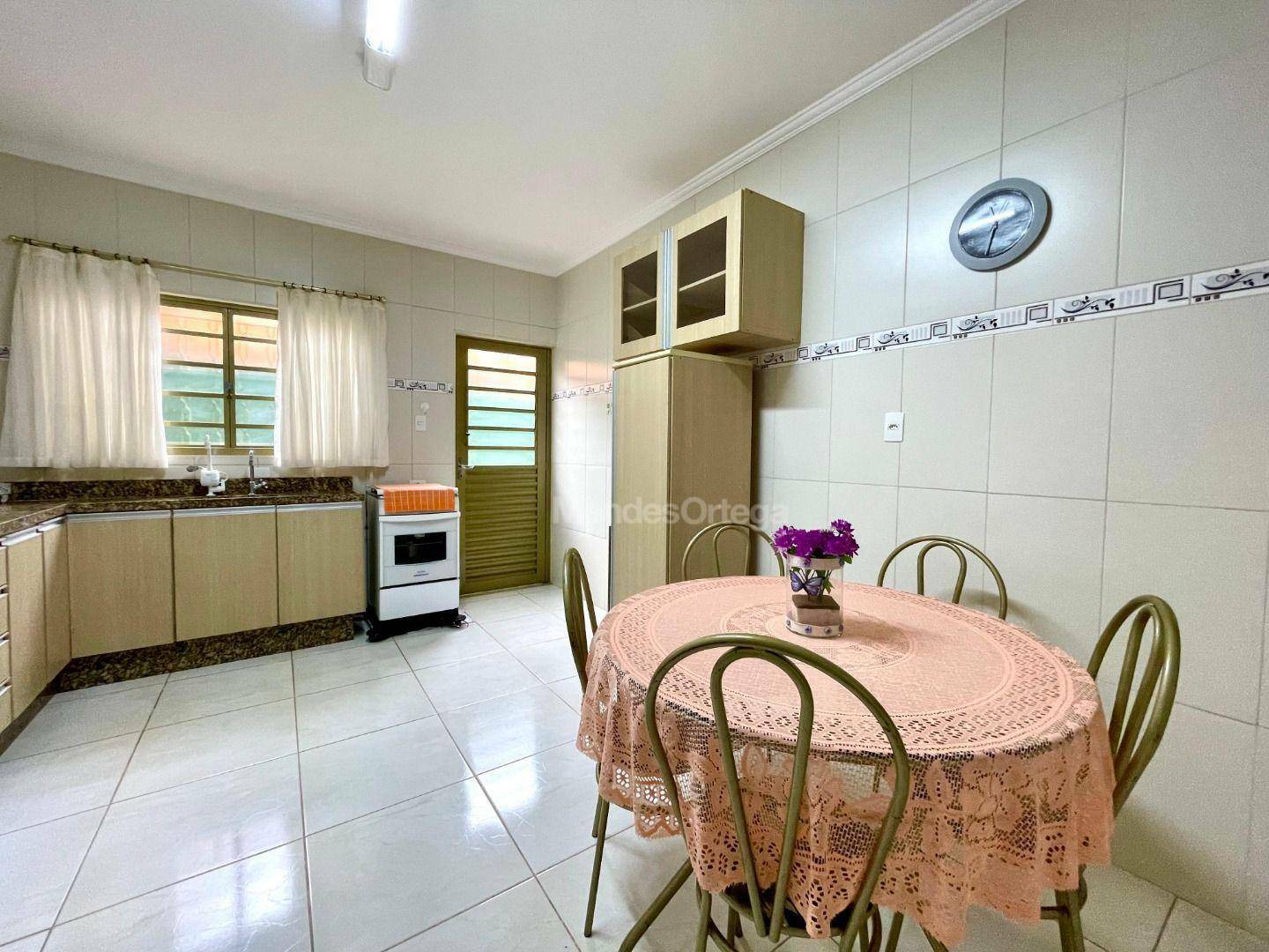 Casa à venda com 3 quartos, 132m² - Foto 4