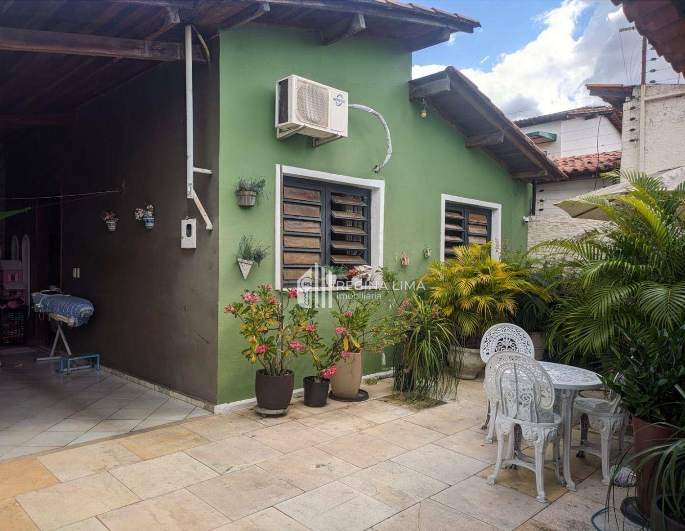 Casa à venda com 3 quartos, 130m² - Foto 1