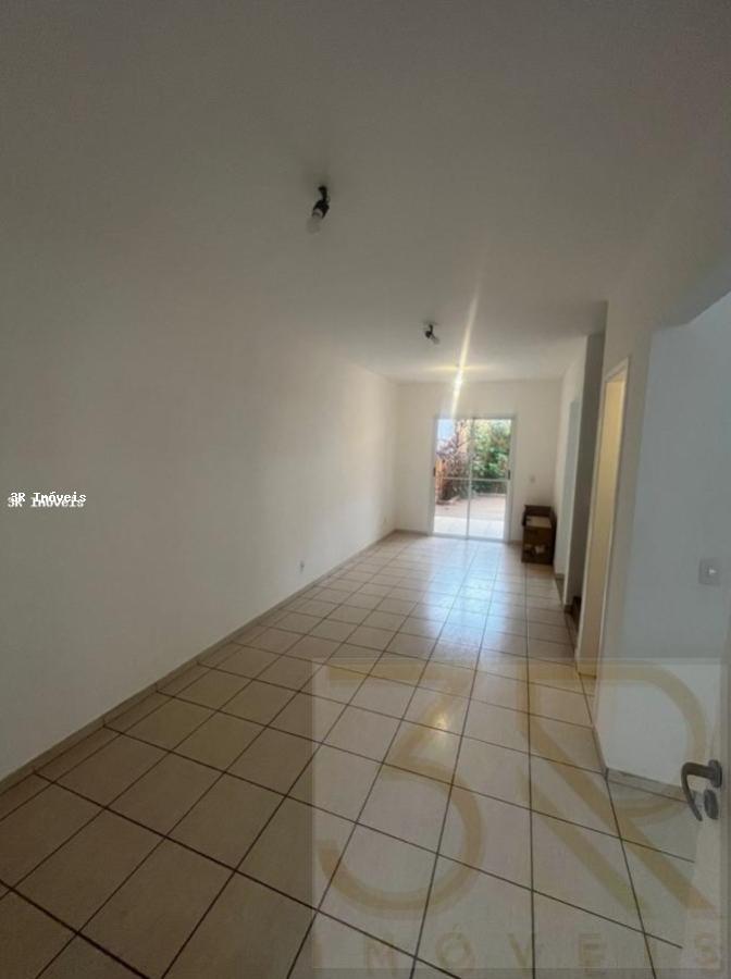 Casa de Condomínio para alugar com 3 quartos, 247m² - Foto 12