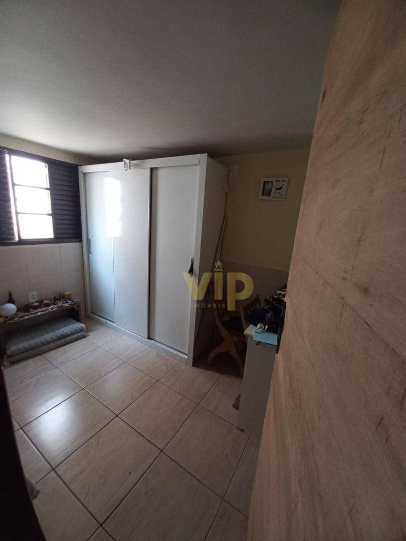 Casa à venda com 5 quartos, 212m² - Foto 15