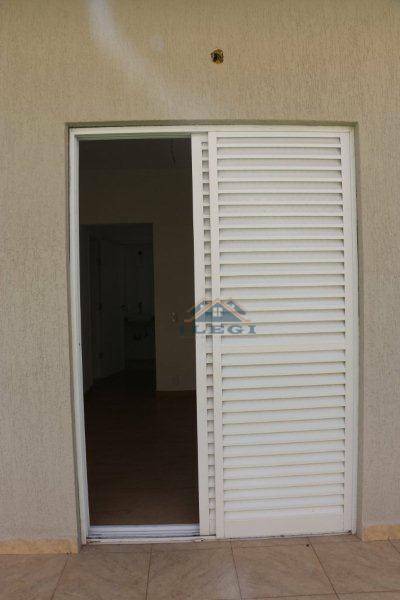 Casa de Condomínio à venda e aluguel com 3 quartos, 185m² - Foto 31