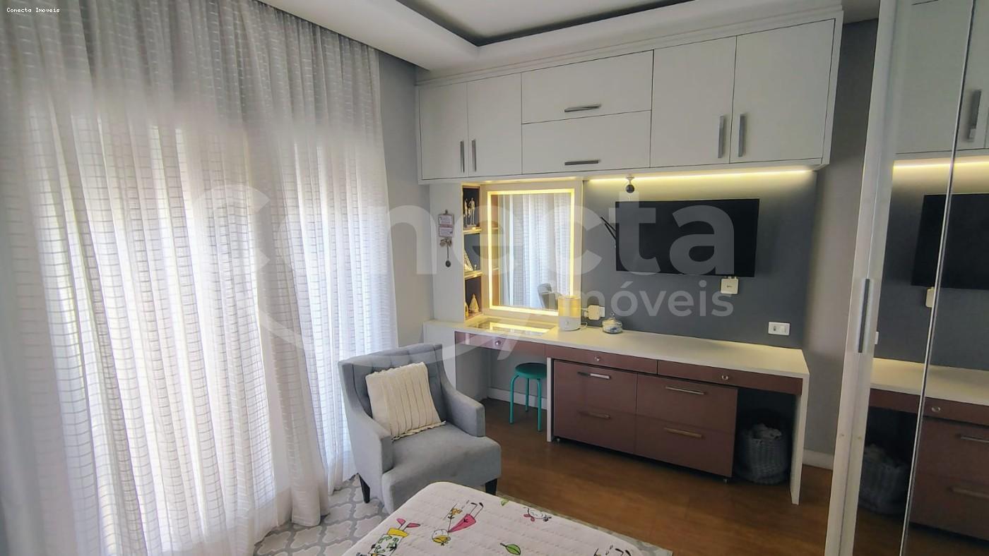 Casa de Condomínio à venda com 3 quartos, 235m² - Foto 35