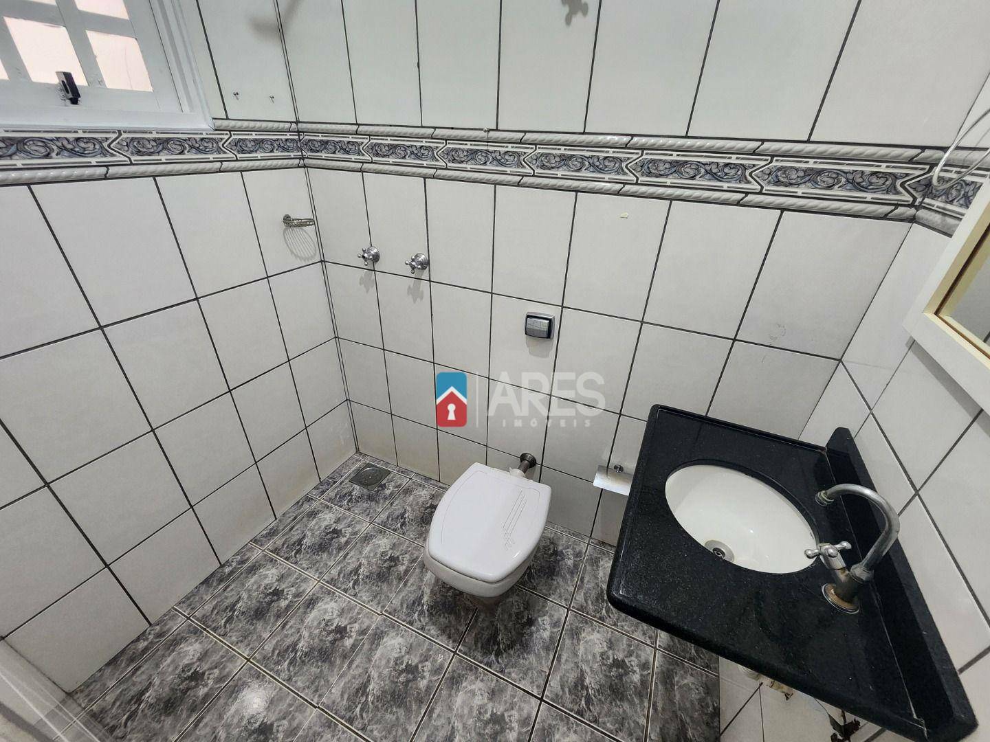 Casa à venda com 2 quartos, 70m² - Foto 18