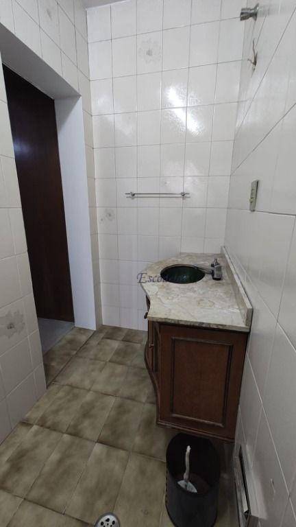 Sobrado para alugar com 4 quartos, 208m² - Foto 13