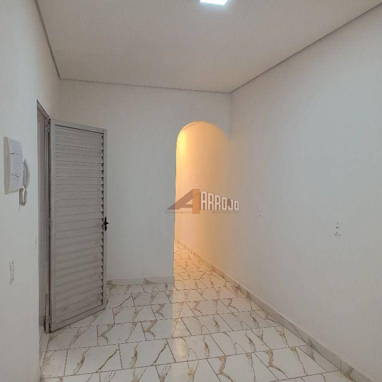 Apartamento para alugar com 2 quartos, 50m² - Foto 15