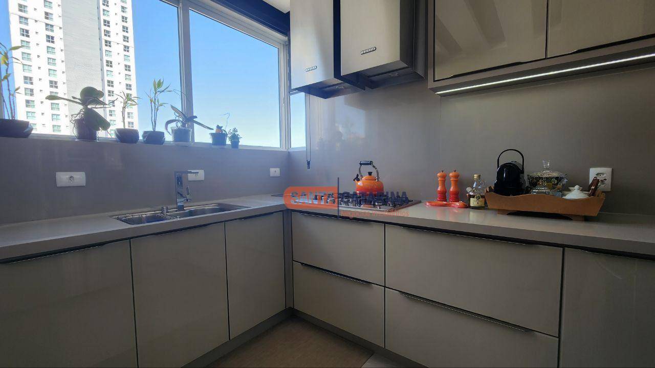 Apartamento à venda com 3 quartos, 143m² - Foto 6