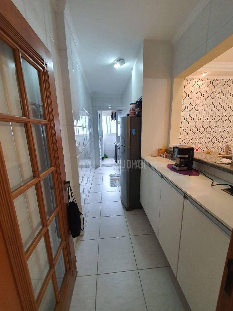 Apartamento à venda com 2 quartos, 71m² - Foto 2