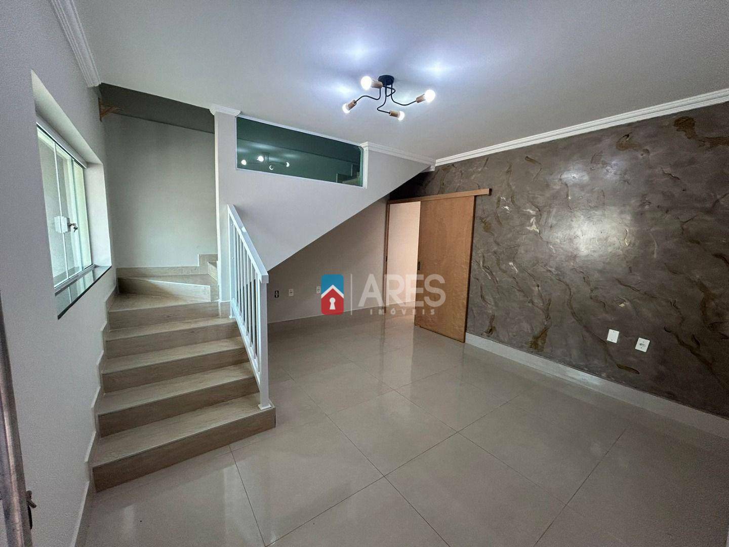 Casa à venda com 4 quartos, 154m² - Foto 3