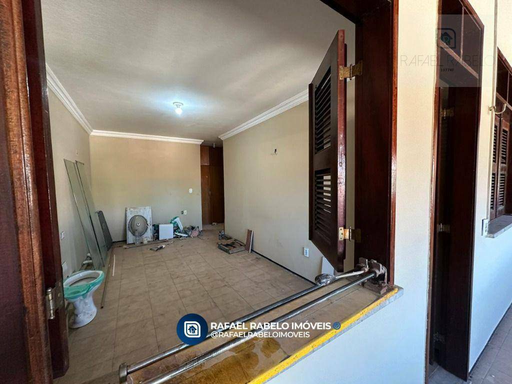 Casa à venda com 4 quartos, 207m² - Foto 4
