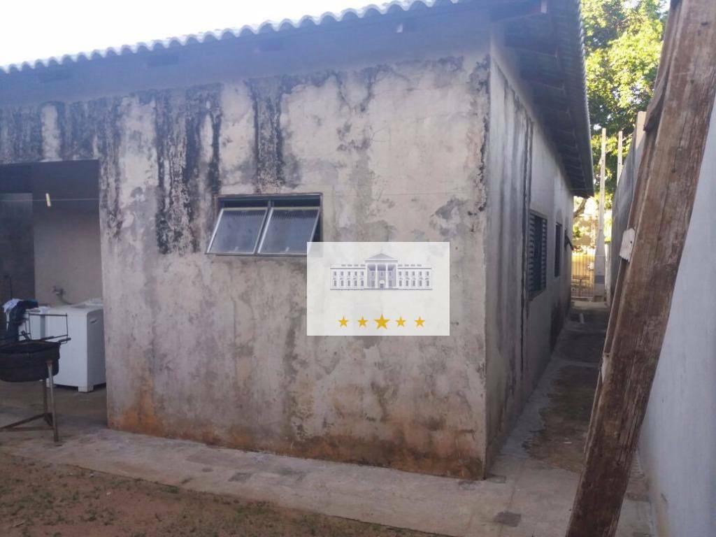 Casa à venda com 2 quartos, 170m² - Foto 2