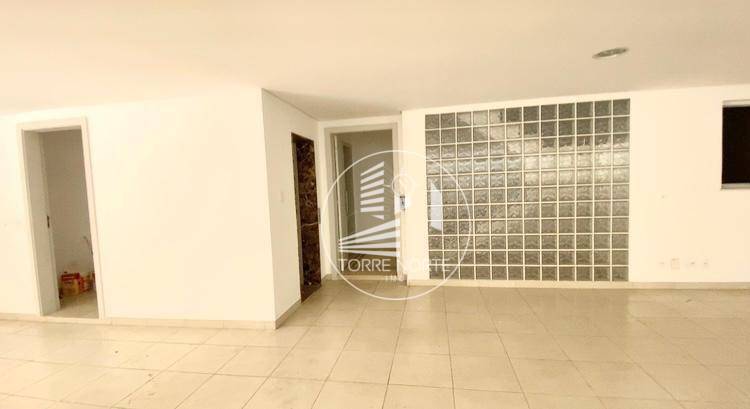 Sobrado à venda com 4 quartos, 640m² - Foto 37