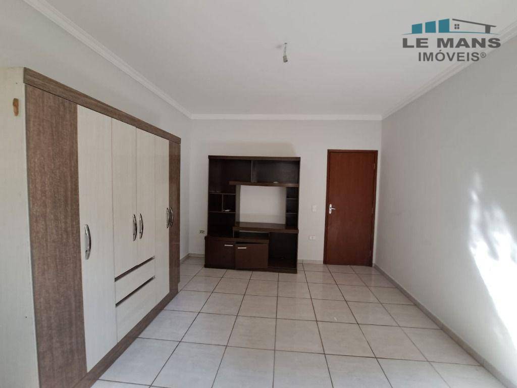 Casa à venda com 2 quartos, 100m² - Foto 3