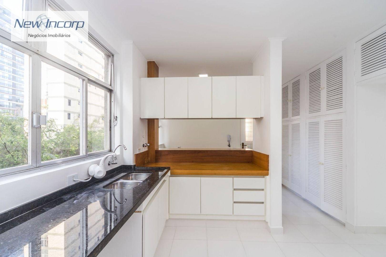 Apartamento à venda com 3 quartos, 198m² - Foto 17