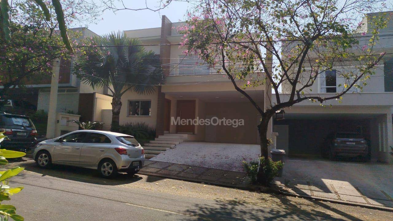 Casa de Condomínio para alugar com 3 quartos, 271m² - Foto 1