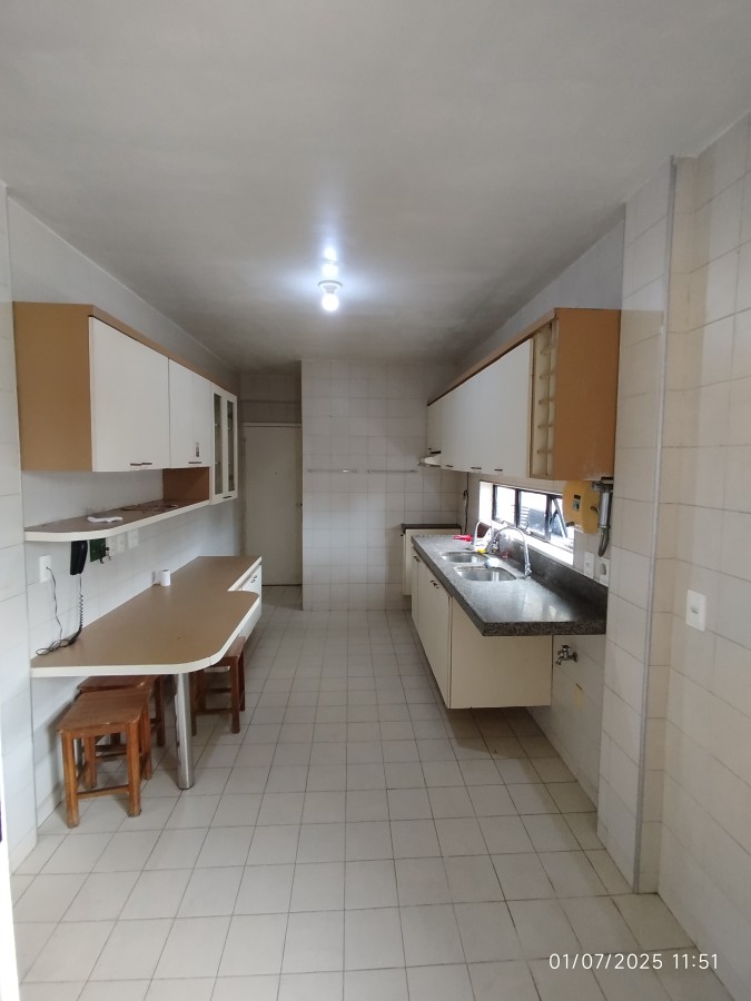 Apartamento para alugar com 3 quartos, 197m² - Foto 44