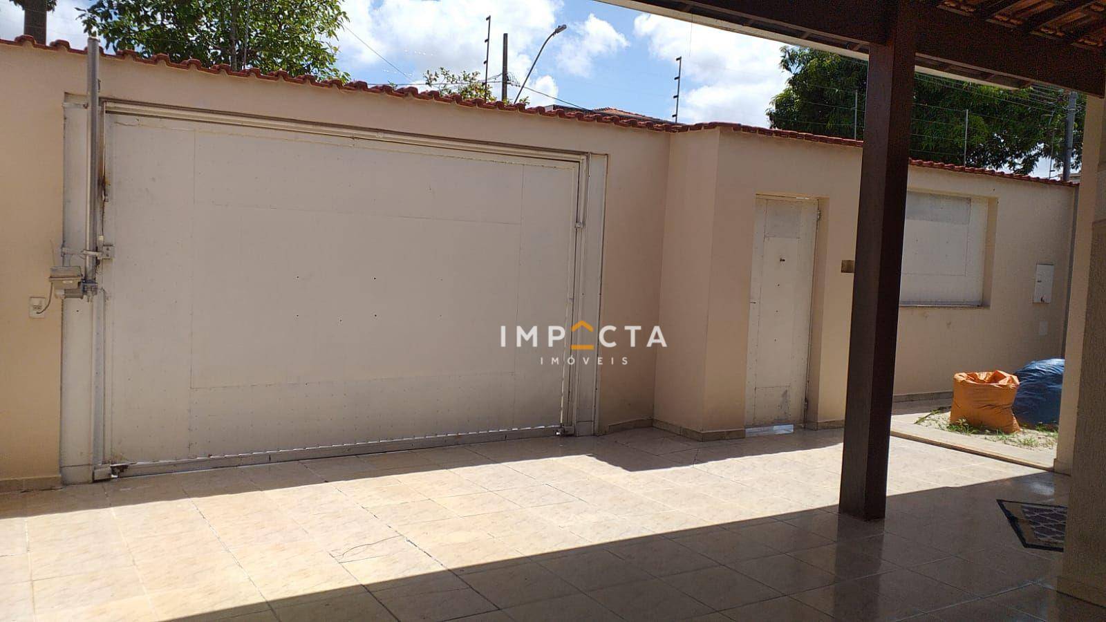 Casa à venda com 3 quartos, 166m² - Foto 1