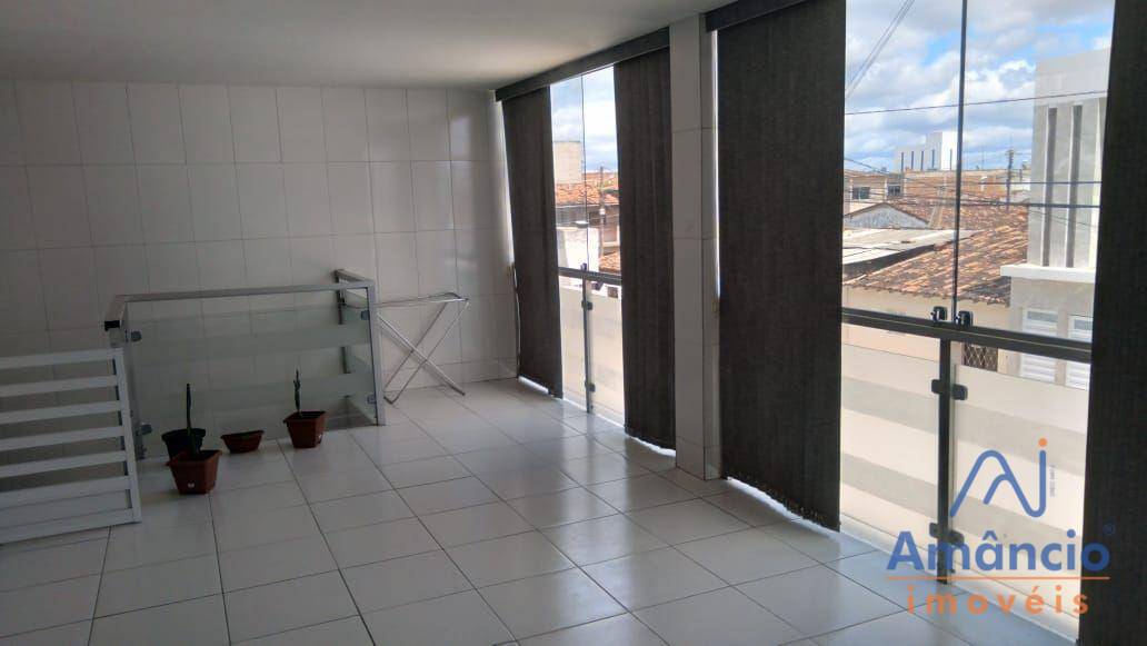 Apartamento à venda com 3 quartos, 98m² - Foto 4