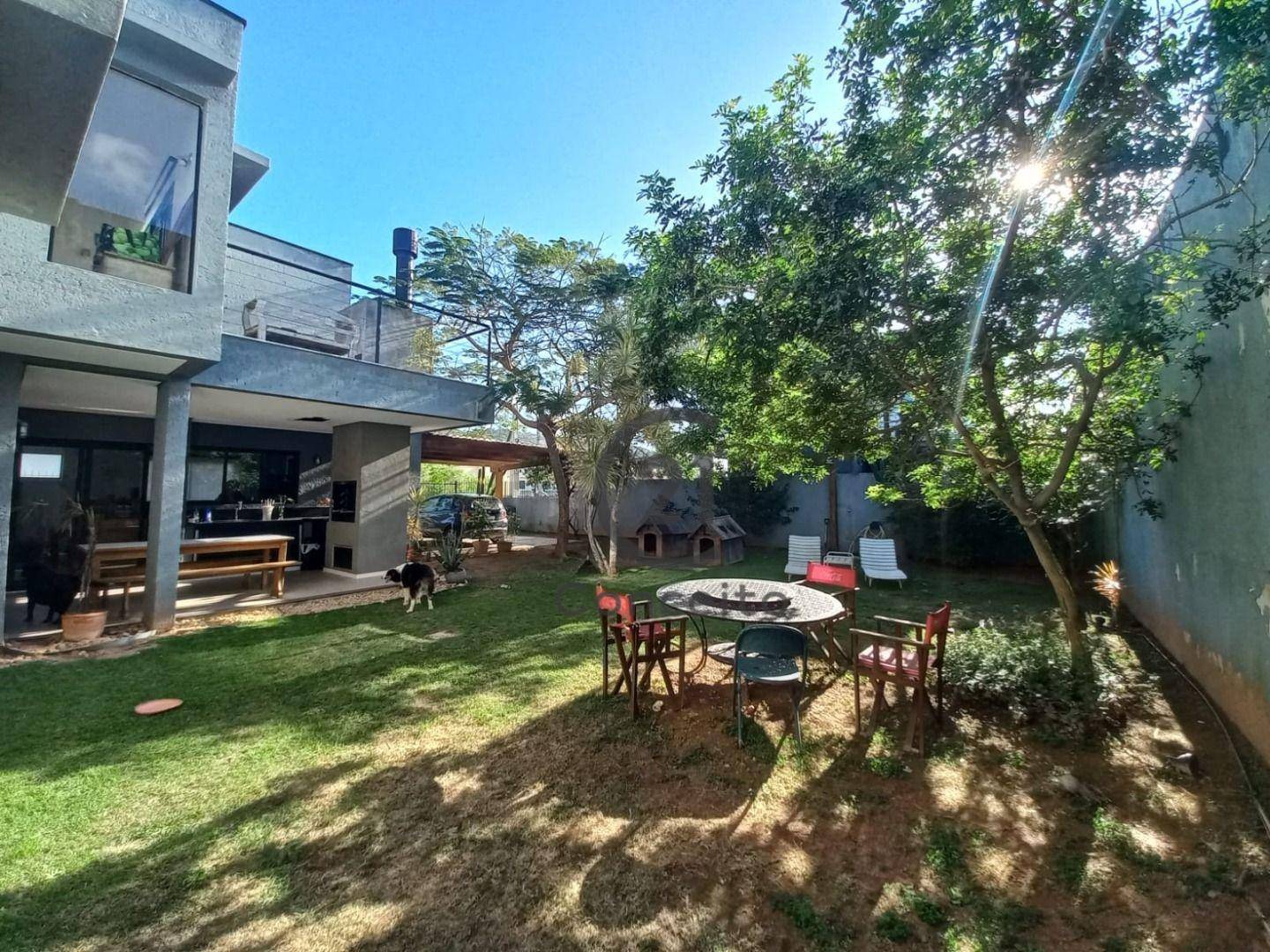 Casa à venda e aluguel com 4 quartos, 198m² - Foto 3